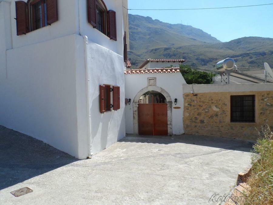 Liolio'S Manor Villa Agalianos Bagian luar foto